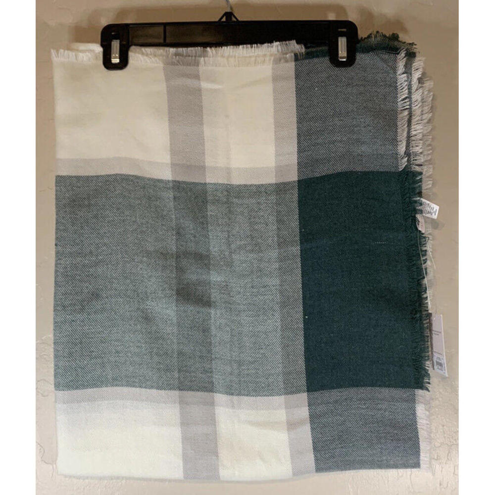 NEW Lauren Conrad Kelly‎ Green Plaid Wide Soft Shawl Scarf 0574
